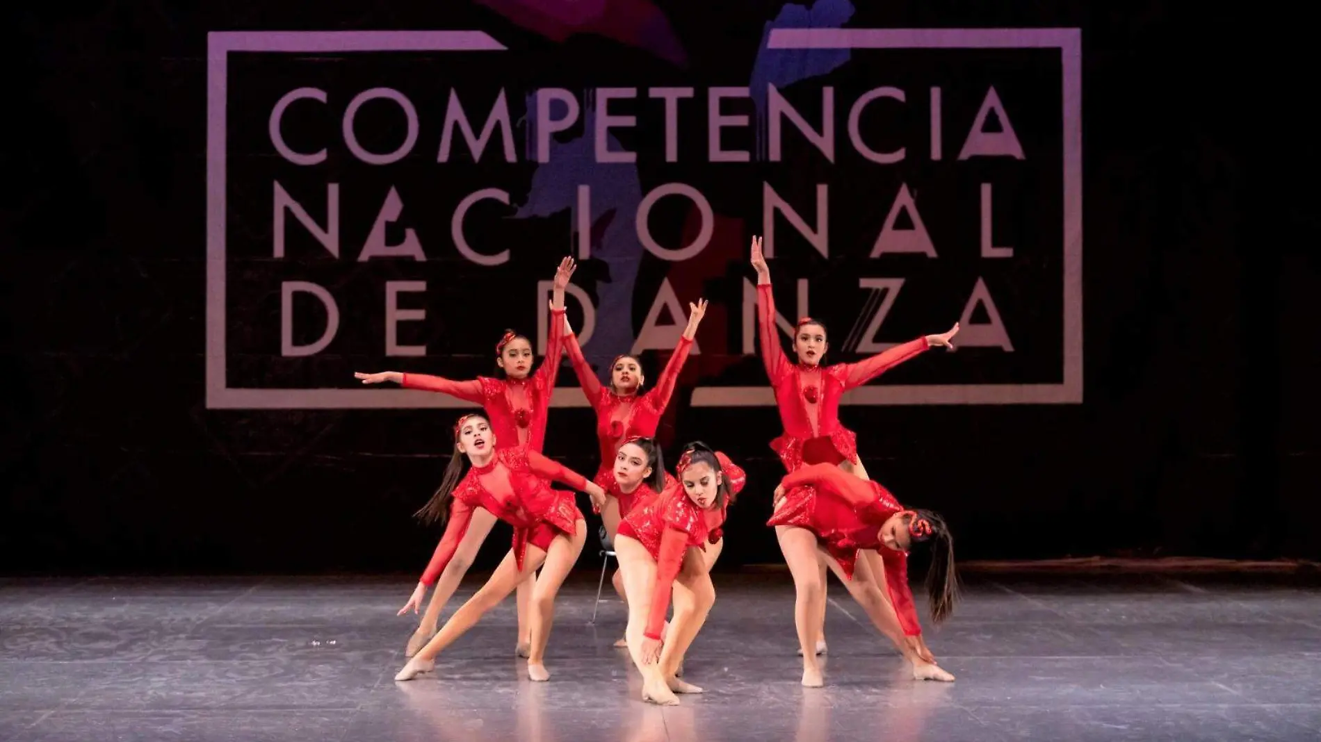 Un grupo de niños, niñas y adolescentes del poblado Luis B. Sánchez han logrado sobresalir en competencias nacionales de danza